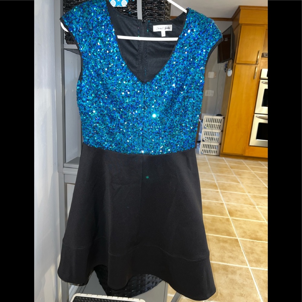 Emerald Sundae dress, skater style, sequin/skuba, size L juniors‎